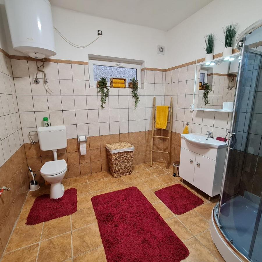 Het Romeo & Julia Huisje Babarc Bagian luar foto